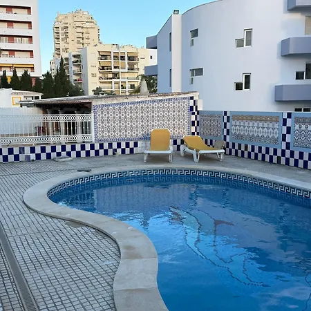 Golfinho - Piscina E Armação de Pêra