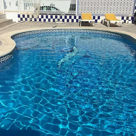 Golfinho - Piscina E شقة